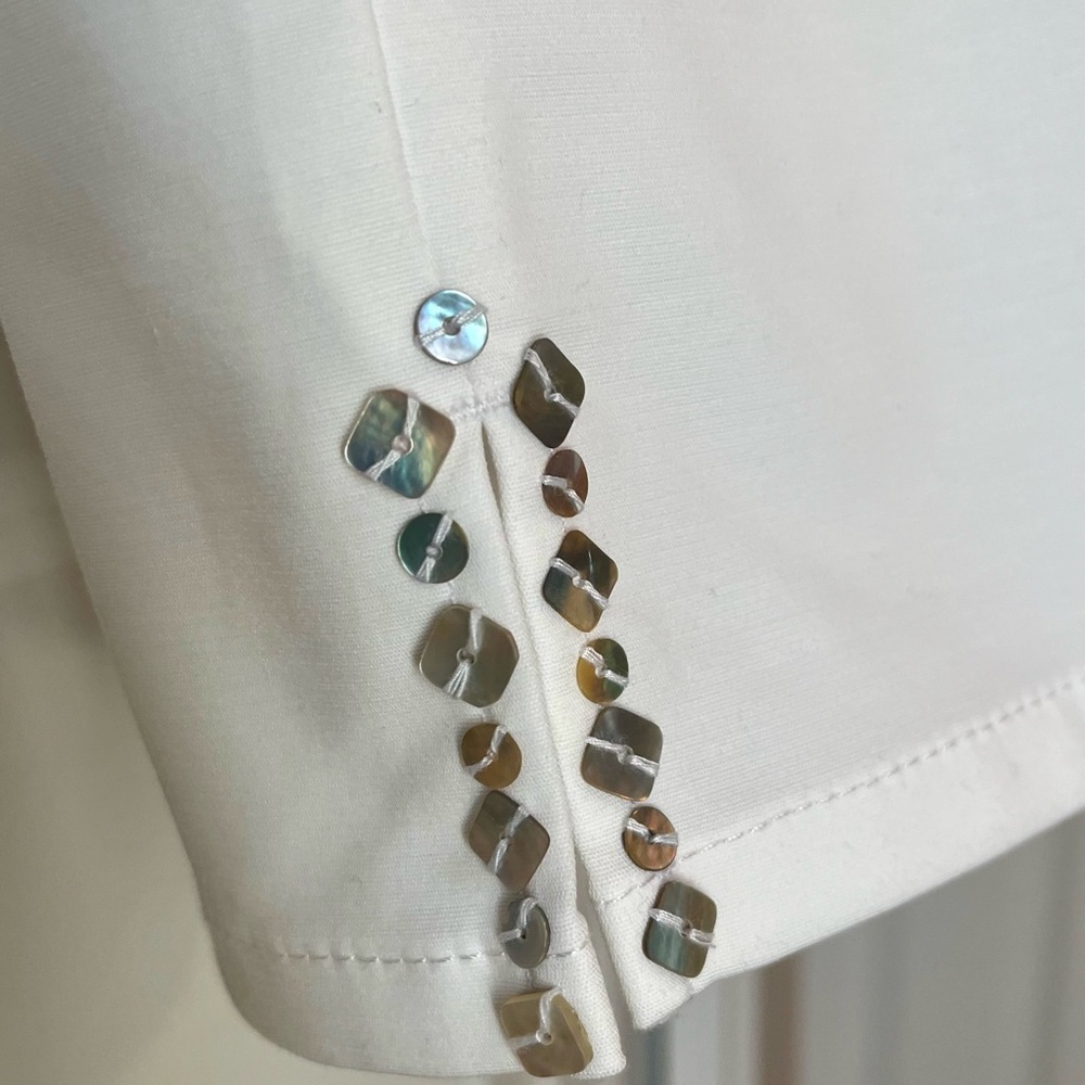Ruby Rd. White Capris - Picture 3 of 6